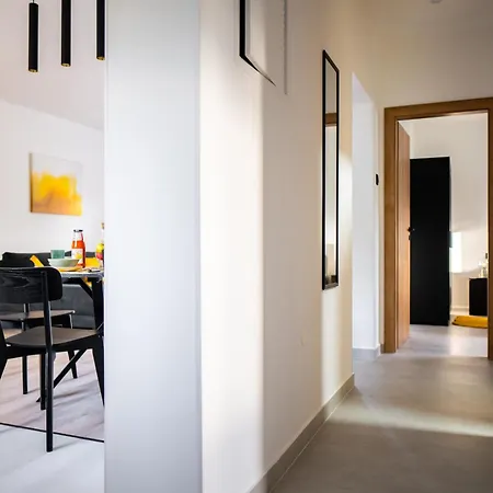Lumos - Free Private Parking Apartment *